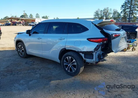 2023 Toyota Highlander Xle z USA, uszkodzony, nr VIN 5TDKDRAHXPS036470